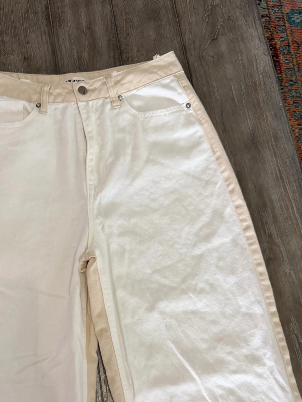 Vigoss Jett Straight Two-Tone Jeans in Cream & White - Picture 3 of 13